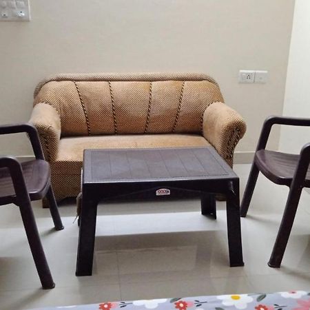 Hare Krishna Home Stay Vrindāvan Extérieur photo