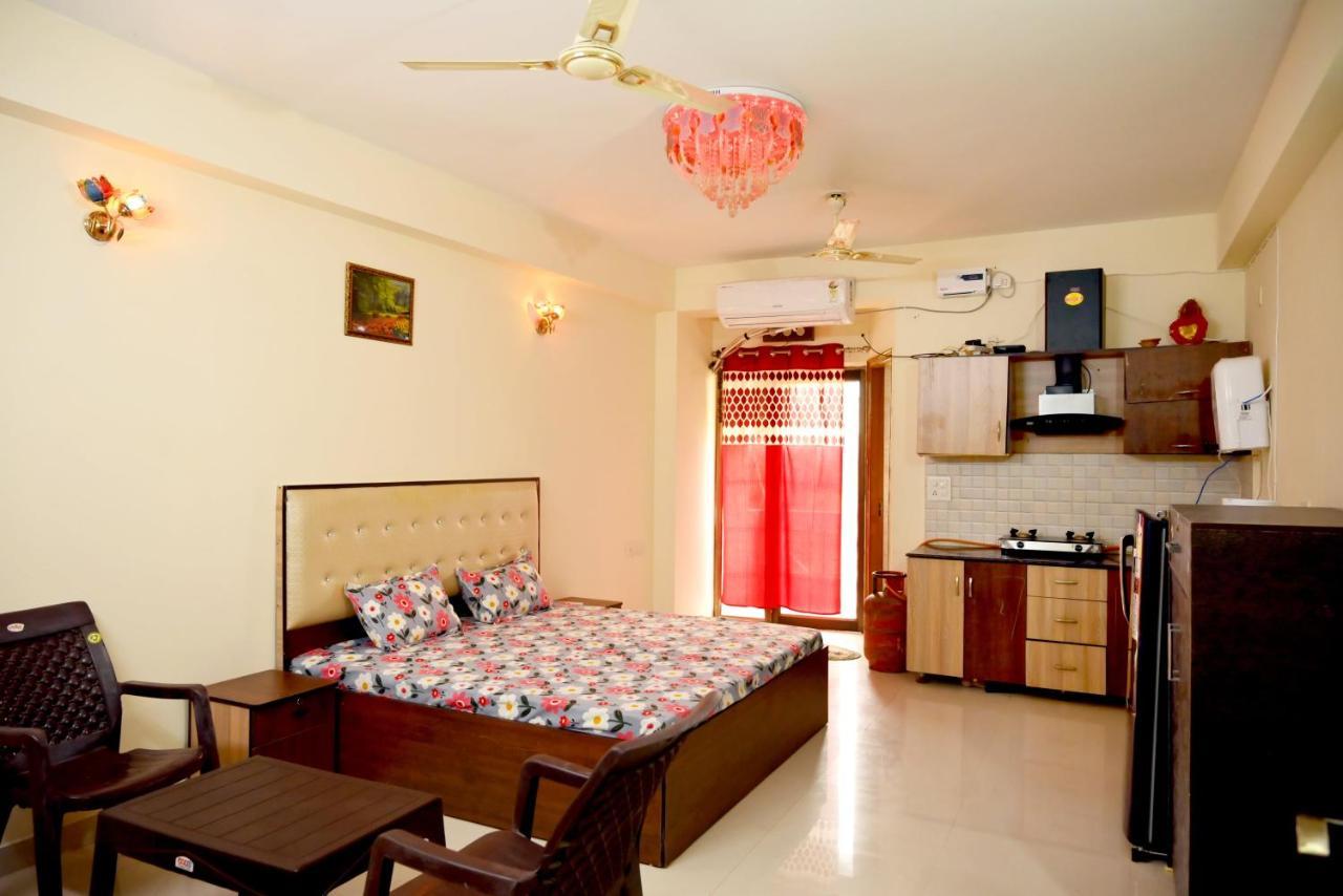 Hare Krishna Home Stay Vrindāvan Extérieur photo